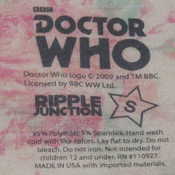 Ripple Junction Dr Who Waiting for Madman with a Box Women's T-Shirt Size S C136 - Picture 6 of 6